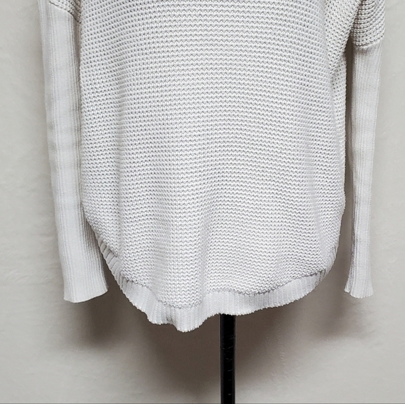 VINTAGE Michael Michael Kors White Waffle Knit Drop Shoulder Turtleneck Sweater - Picture 7 of 16